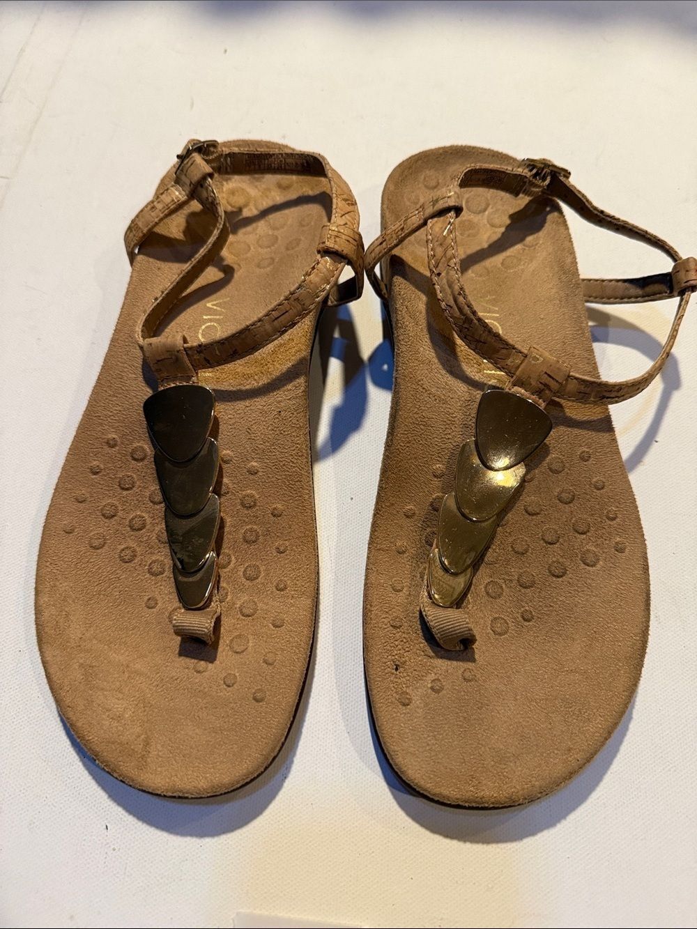 Vionic Tan T-Strap Sandals with Gold Accents